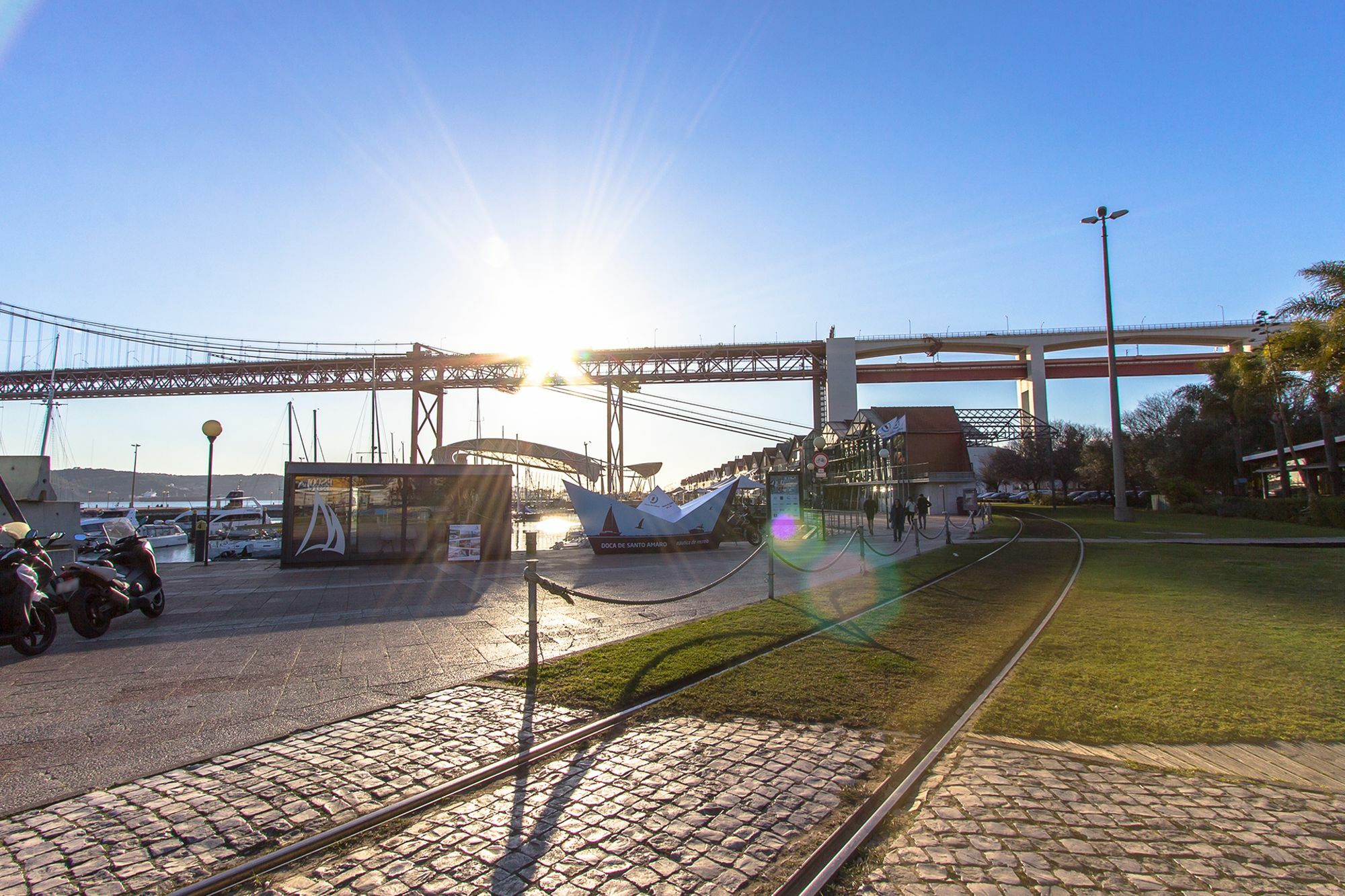Alcantara River Side By Homing Lisbon Exterior photo